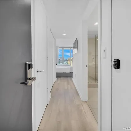 Relaxing Beachwalk Getaway Studio For 4 Guests 405B Hallandale Beach Exterior photo