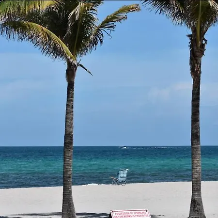 Relaxing Beachwalk Getaway Studio For 4 Guests 405B Hallandale Beach Exterior photo