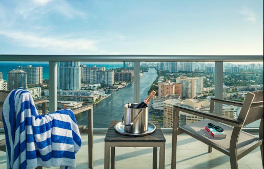 Apartment Relaxing Beachwalk Getaway For 4 Guests 405b Hallandale Beach