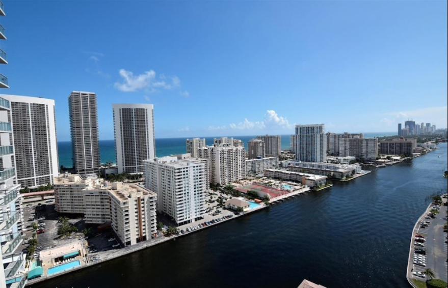 Relaxing Beachwalk Getaway For 4 Guests 405b * Hallandale Beach
