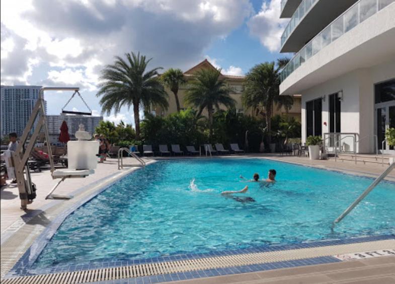 Relaxing Beachwalk Getaway For 4 Guests 405b Apartment